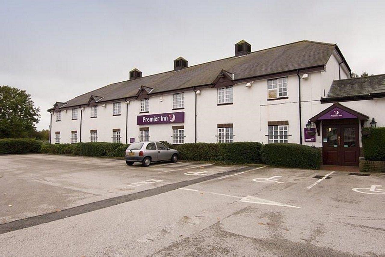 Premier Inn Premier Inn Wirral Greasby 外观 照片