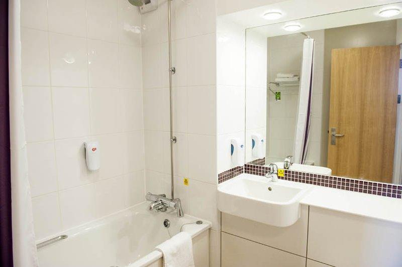 Premier Inn Premier Inn Wirral Greasby 外观 照片